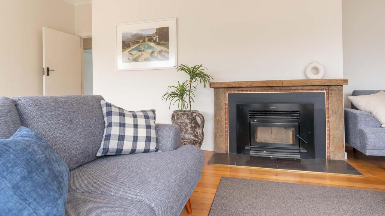 Spacious Sunny Family Home In Akaroa Exterior photo