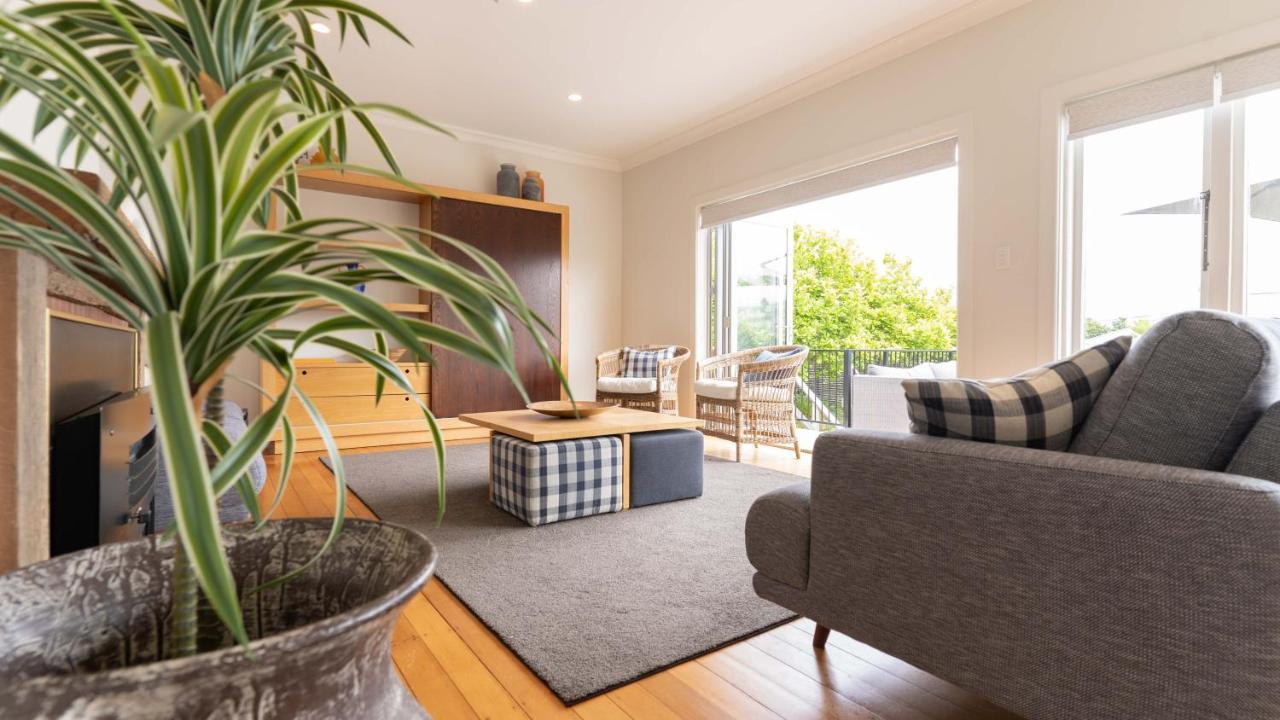 Spacious Sunny Family Home In Akaroa Exterior photo